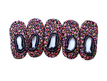 Slipper Socks for Womens Cozy Warm Indoor Boat Socks With Grippers, 5 Pairs Black Foral